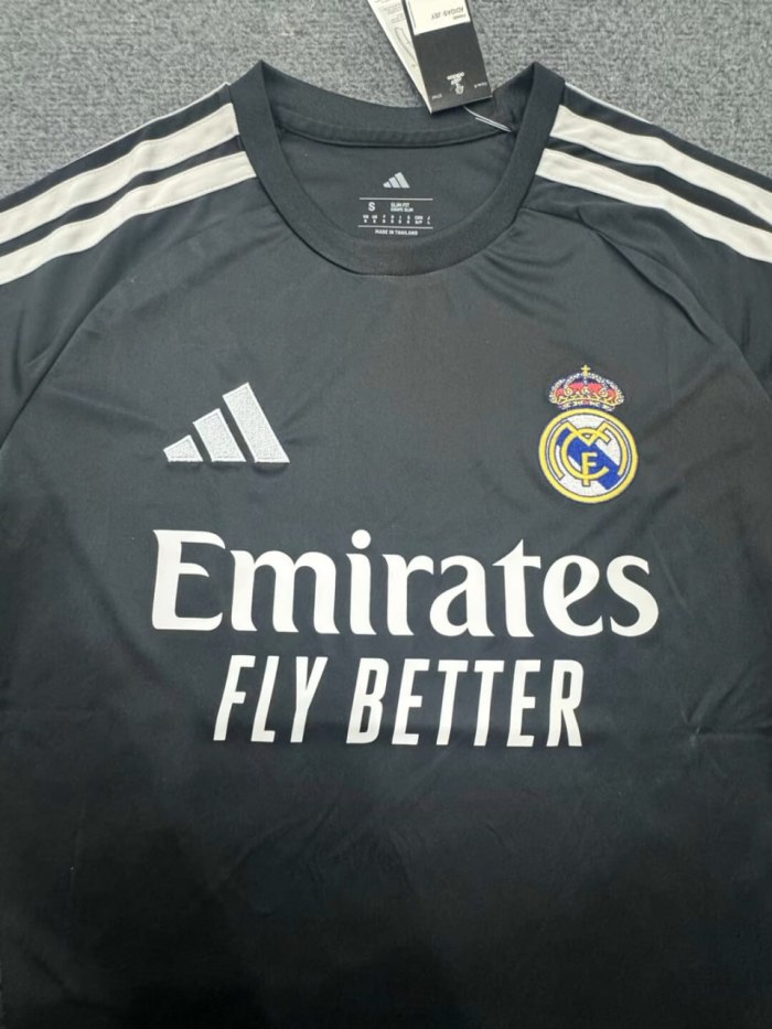 Real Madrid Goalkeeper Men Jersey 26/27