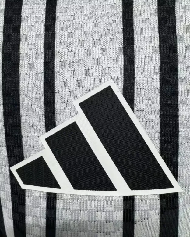 Newcastle United Man Home Player Jersey 26/27