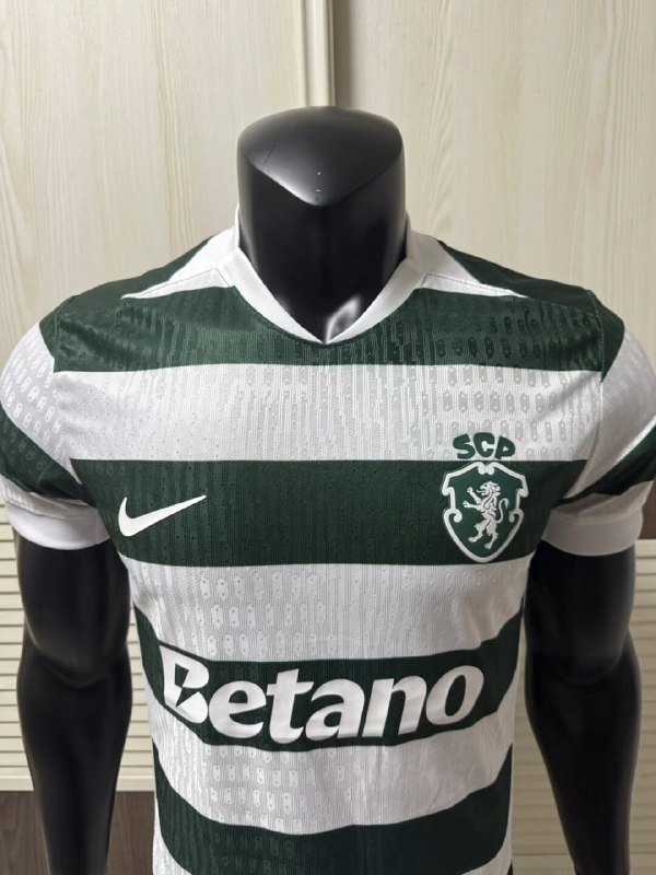 Sporting Lisbon Home Man Player Jersey 26/27