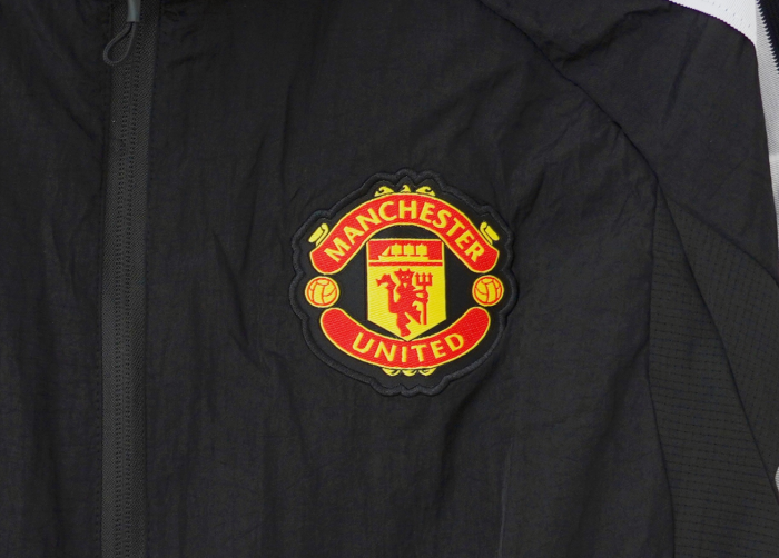 Manchester United Black Training Windbreaker 2026