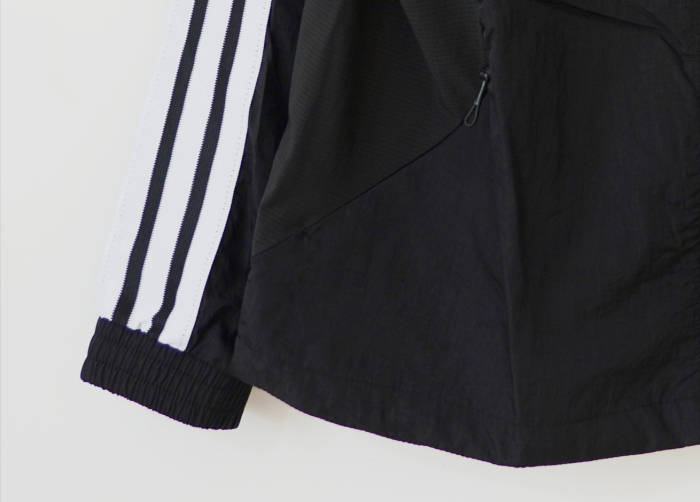 Manchester United Black Training Windbreaker 2026
