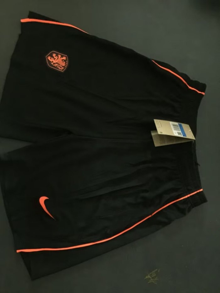 Netherlands Home Shorts 26/27