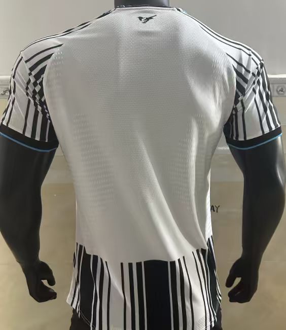 Newcastle United Man Home Player Jersey 26/27