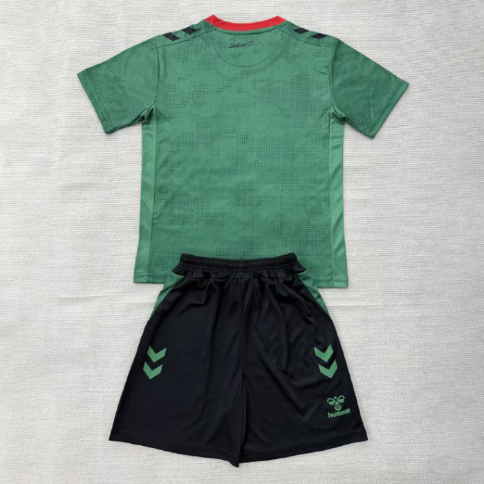 Sunderland Green Goalkeeper Kids Suit 26/27