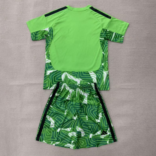 Manchester United Green Goalkeeper Kids Suit 26/27