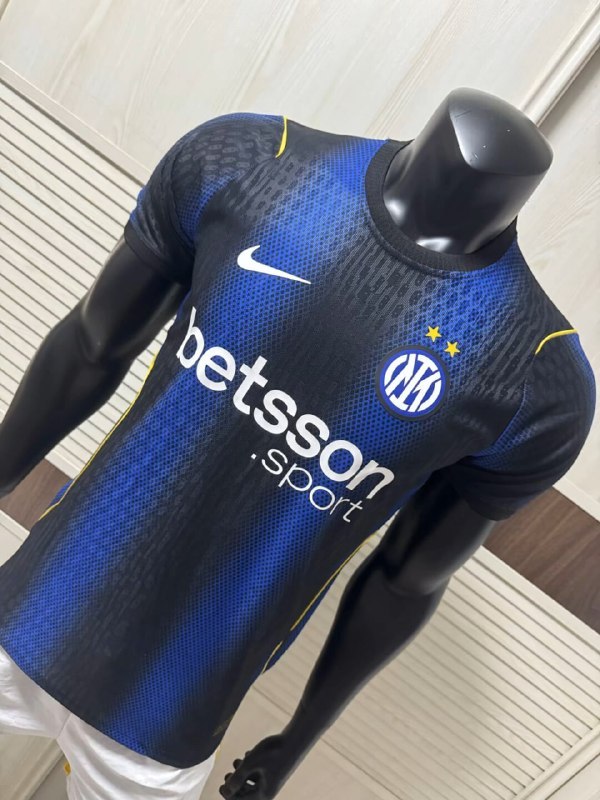 Inter Milan Home Player Man Jersey 27/28